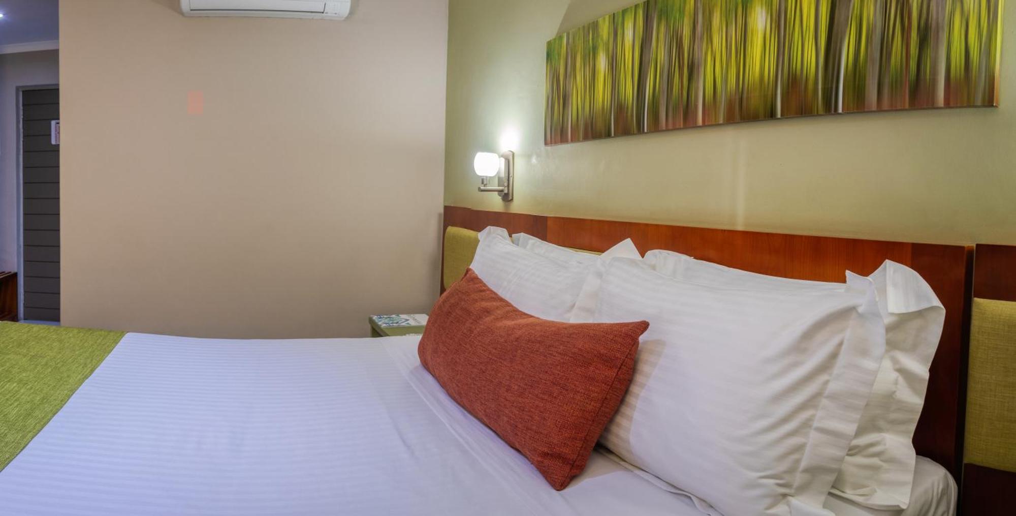 Travelodge Габороне Экстерьер фото